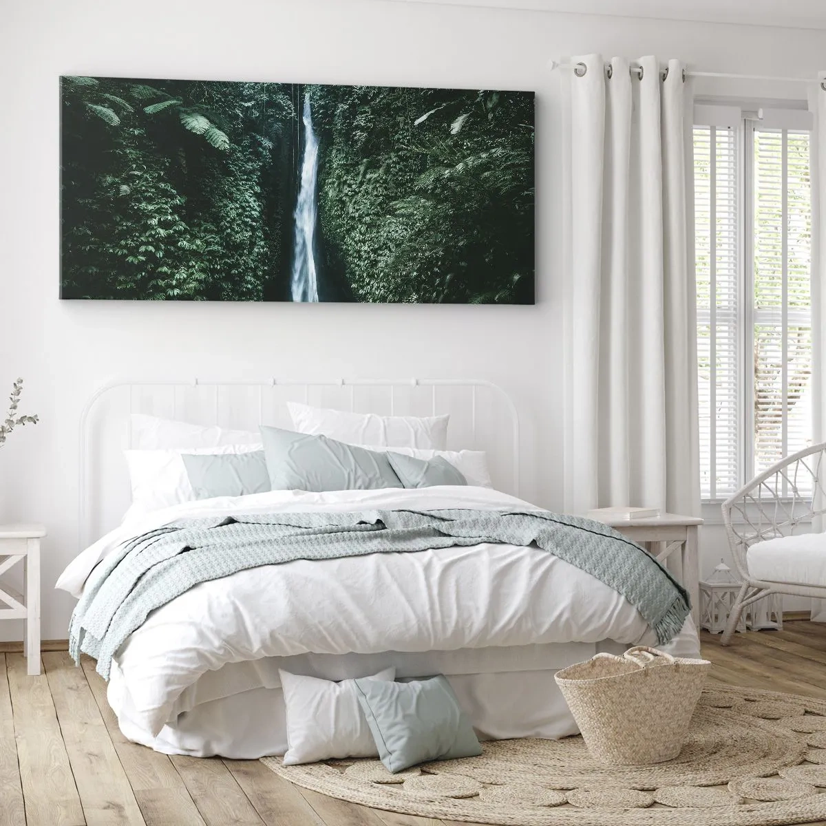 Bild auf Leinwand - Leinwandbild - Ein Wasserfall, umgeben von dichter tropischer Vegetation - 120x50cm - Tropisches Spa - Moderne Wanddekoration für Wohnzimmer und Schlafzimmer ARTTOR