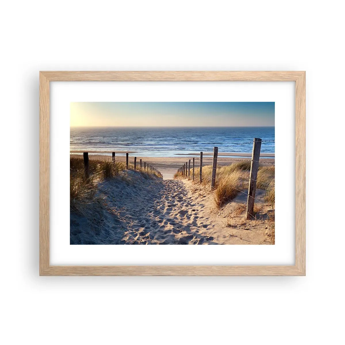 Poster in einem Rahmen aus heller Eiche - Das Rauschen des Meeres, der Gesang der Vögel, ein wilder Strand im Gras ... - 40x30 cm