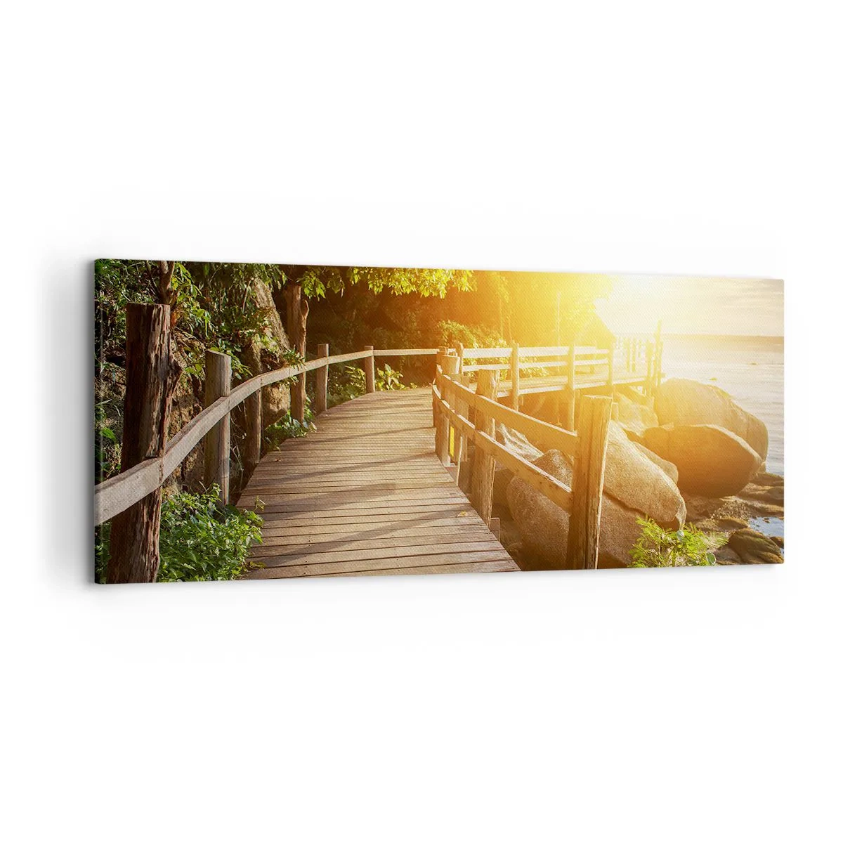 Bild auf Leinwand - Leinwandbild - Eine Holzbrücke im Grünen, die in den Sonnenstrahlen zum Meer führt - 120x50cm - Noch eine Wendung, ein weiteres Wunder - Moderne Wanddekoration für Wohnzimmer und Schlafzimmer ARTTOR