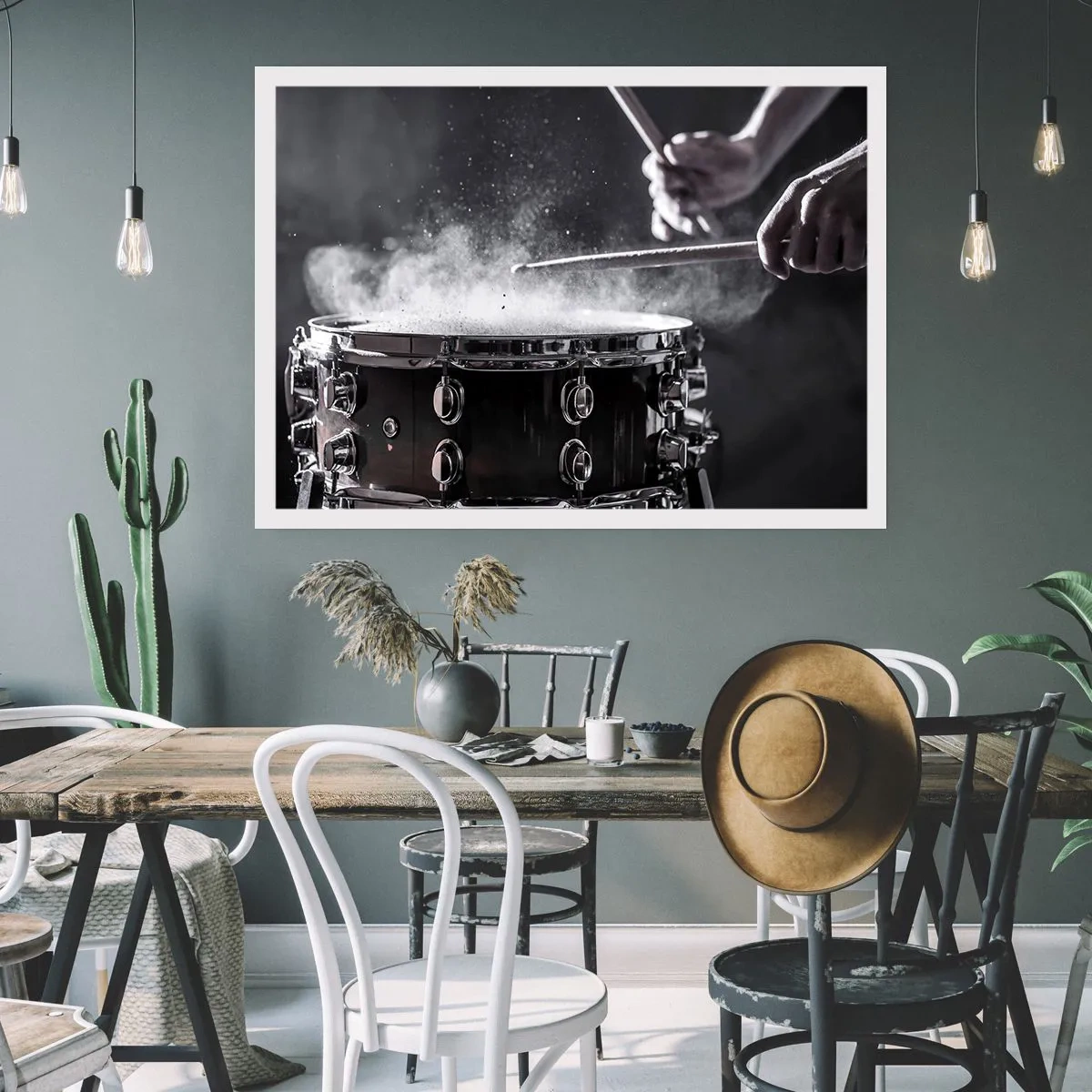Poster - Schlagen der Snare Drum mit Sticks mit Staubeffekt - 100x70cm - Der Puls der Musik - Moderne Wanddekoration für Wohnzimmer und Schlafzimmer ARTTOR