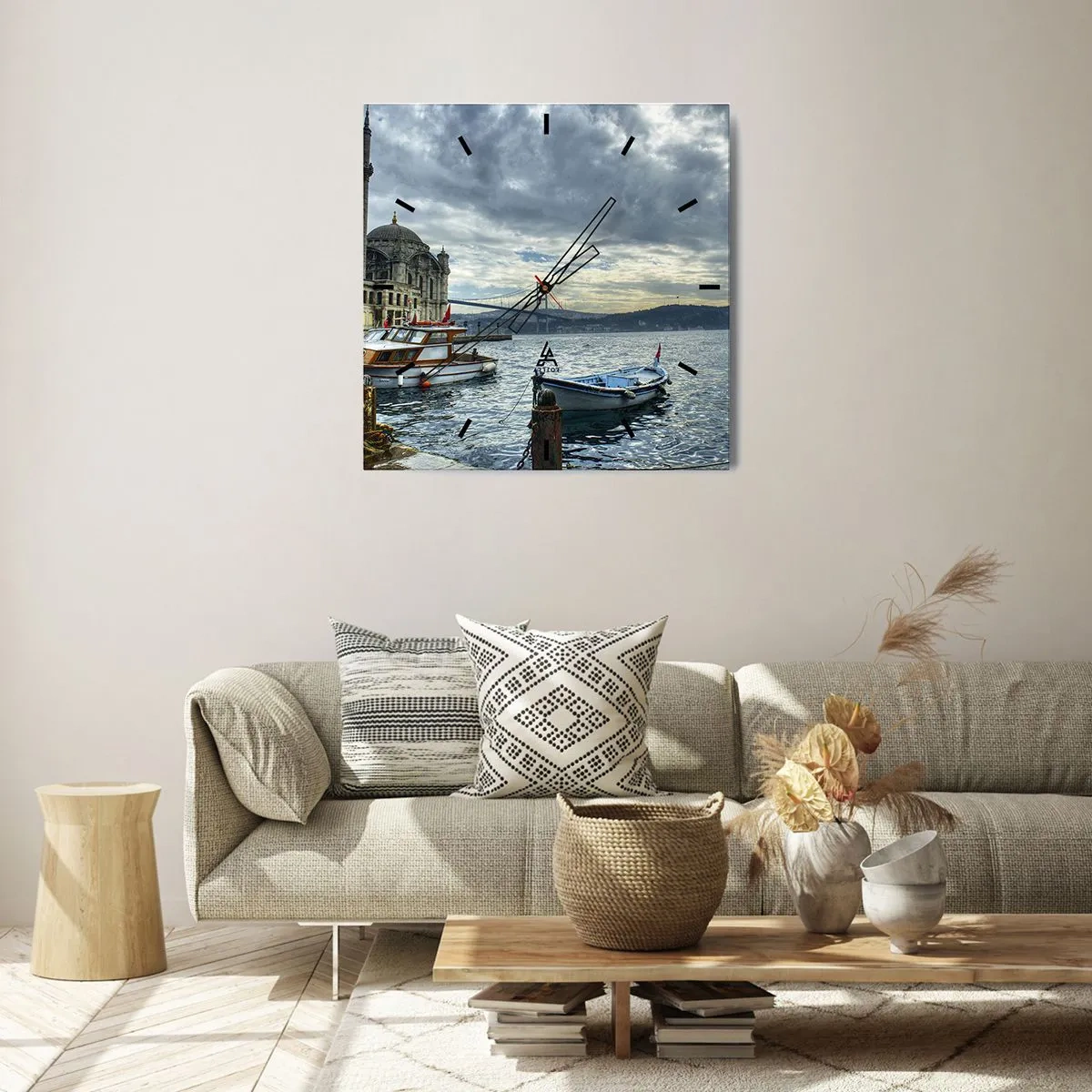 Wanduhr - Glasuhr - Ein historisches Gebäude auf dem Wasser mit Booten und einer Brücke im Hintergrund - 30x30cm - An der Grenze der Welten - Moderne Wanddekoration für Wohnzimmer und Schlafzimmer ARTTOR