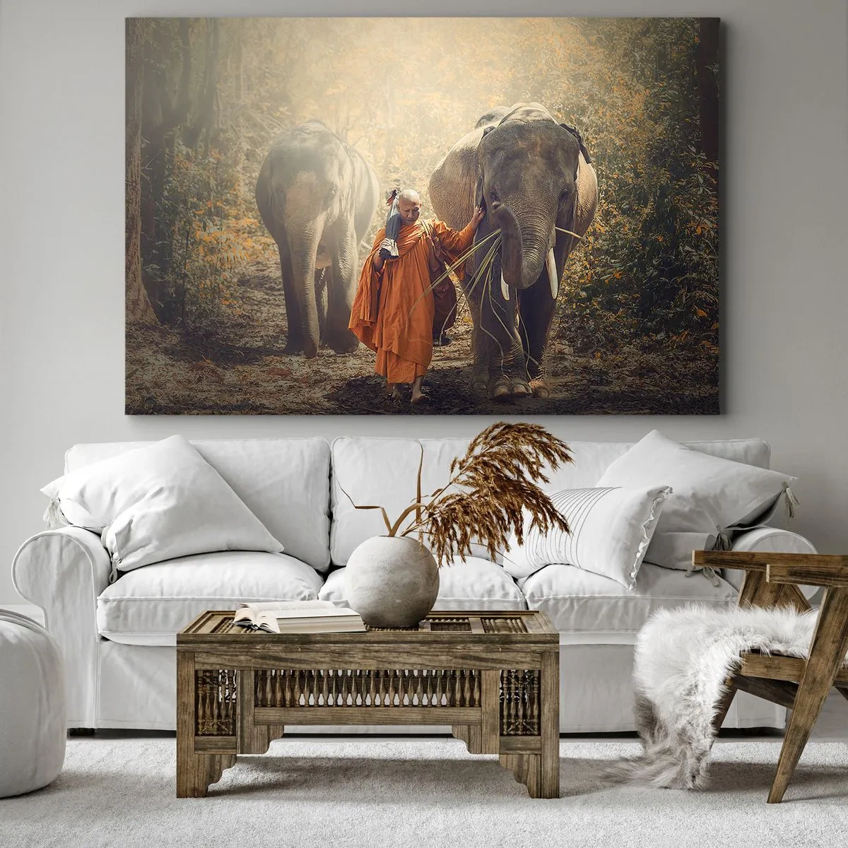 Bild auf Leinwand - Leinwandbild - Ein Mönch in einer orangefarbenen Robe führt einen Elefanten durch den Wald. - 70x50cm - Volles Verständnis - Moderne Wanddekoration für Wohnzimmer und Schlafzimmer ARTTOR