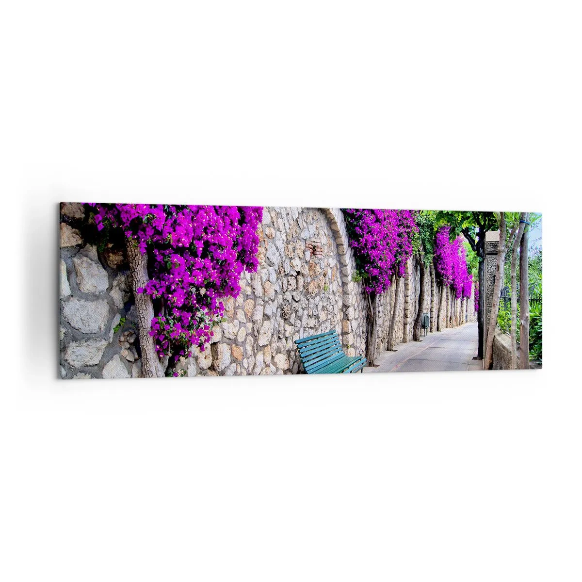 Bild auf Leinwand - Leinwandbild - Ein Steinweg mit einer Bank und blühenden lila Blumen - 160x50cm - Lass uns so schnell wie möglich treffen - Moderne Wanddekoration für Wohnzimmer und Schlafzimmer ARTTOR