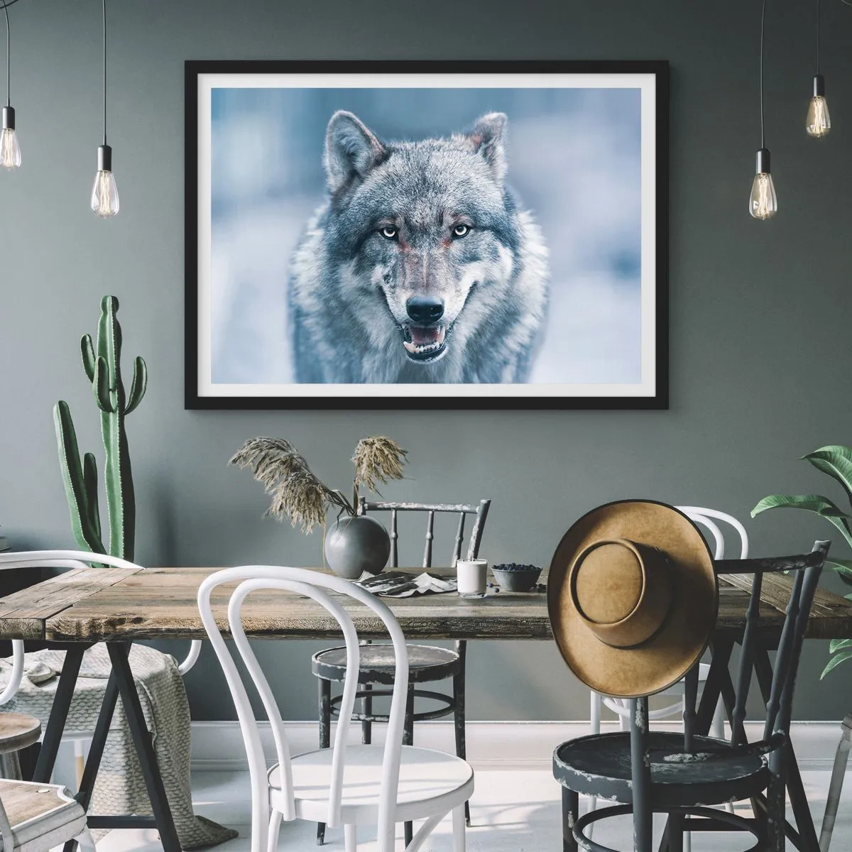 Poster in einem schwarzem Rahmen - Ein Wolf mit intensivem Blick in einer Winterlandschaft - 70x50cm - Werden Sie die Herausforderung annehmen? - Moderne Wanddekoration für Wohnzimmer und Schlafzimmer ARTTOR