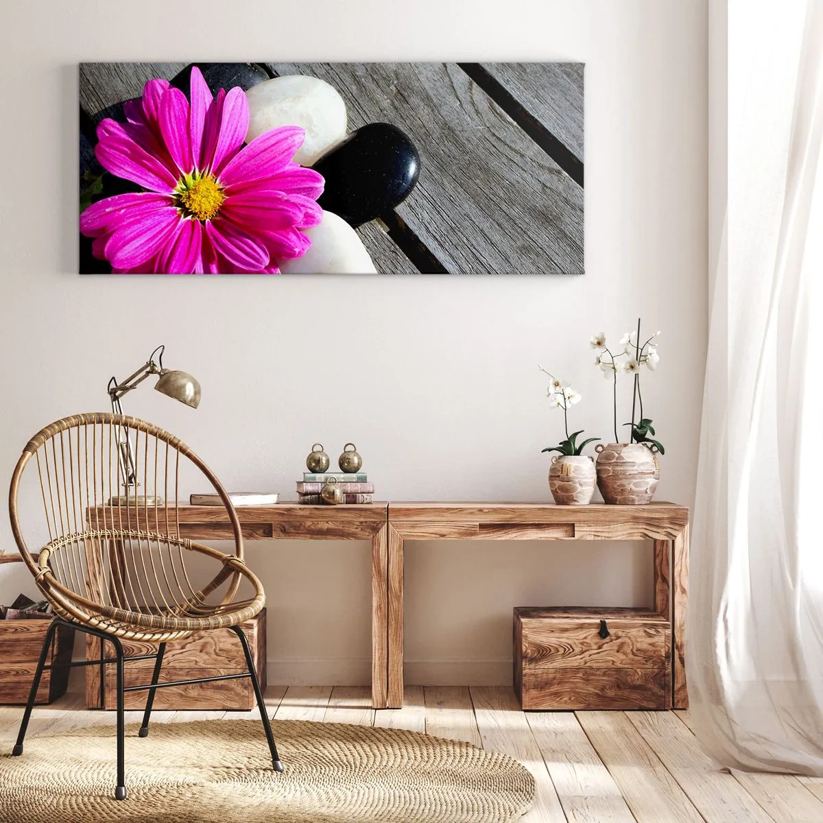 Bild auf Leinwand - Leinwandbild - Rosa Blume auf einem Hintergrund aus Holzbrettern mit Steinen - 120x50cm - Ruhe auf dem Pier - Moderne Wanddekoration für Wohnzimmer und Schlafzimmer ARTTOR