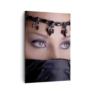 Bild auf Leinwand - Leinwandbild - Porträt einer Frau mit dekorativem Schmuck vor schwarzem Hintergrund - 50x70cm - Orientalisches verführerisches Geheimnis - Moderne Wanddekoration für Wohnzimmer und Schlafzimmer ARTTOR