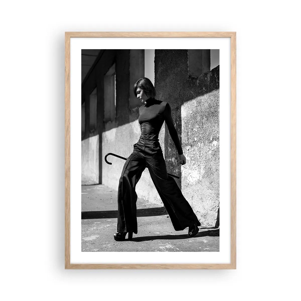 Poster in einem Rahmen aus heller Eiche - Urbane Eleganz - 50x70 cm