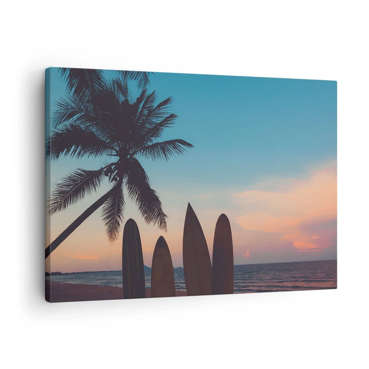 Bild auf Leinwand - Leinwandbild - Surfbretter vor der Kulisse einer Palme und eines Sonnenuntergangs - 70x50cm - Morgen wird es auch lustig - Moderne Wanddekoration für Wohnzimmer und Schlafzimmer ARTTOR