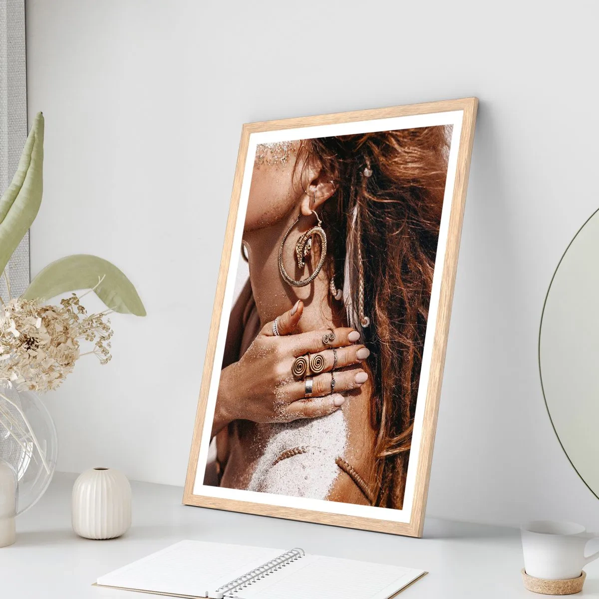 Poster in einem Rahmen aus heller Eiche - Königin des wilden Strandes - 50x70 cm