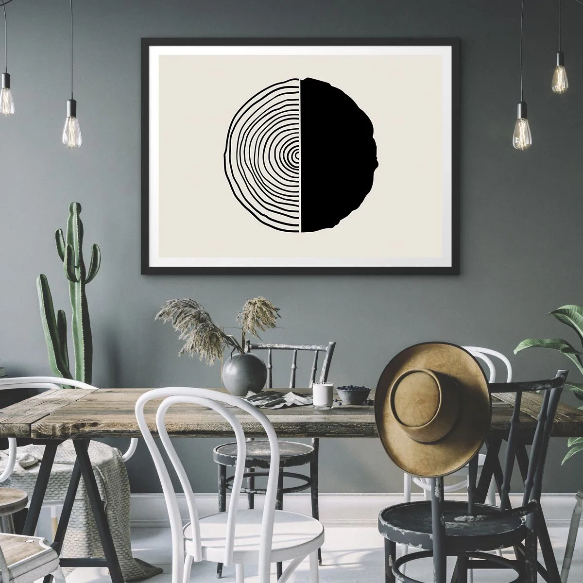 Poster in einem schwarzem Rahmen - Ein abstraktes Schwarz-Weiß-Motiv, inspiriert von einem Holzquerschnitt mit geometrischer Unterteilung. - 70x50cm - Halb und halb - Moderne Wanddekoration für Wohnzimmer und Schlafzimmer ARTTOR