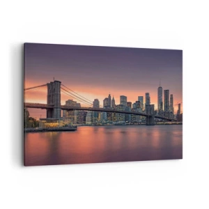 Bild auf Leinwand - Leinwandbild - Nachtpanorama der Stadt mit einer Brücke und einem beleuchteten Himmel - 120x80cm - Eingetaucht in lila Stille - Moderne Wanddekoration für Wohnzimmer und Schlafzimmer ARTTOR