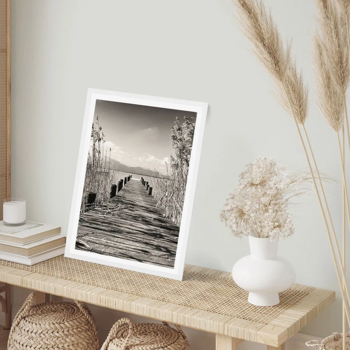 Poster in einem weißen Rahmen - In der Stille des Grases - 50x70 cm