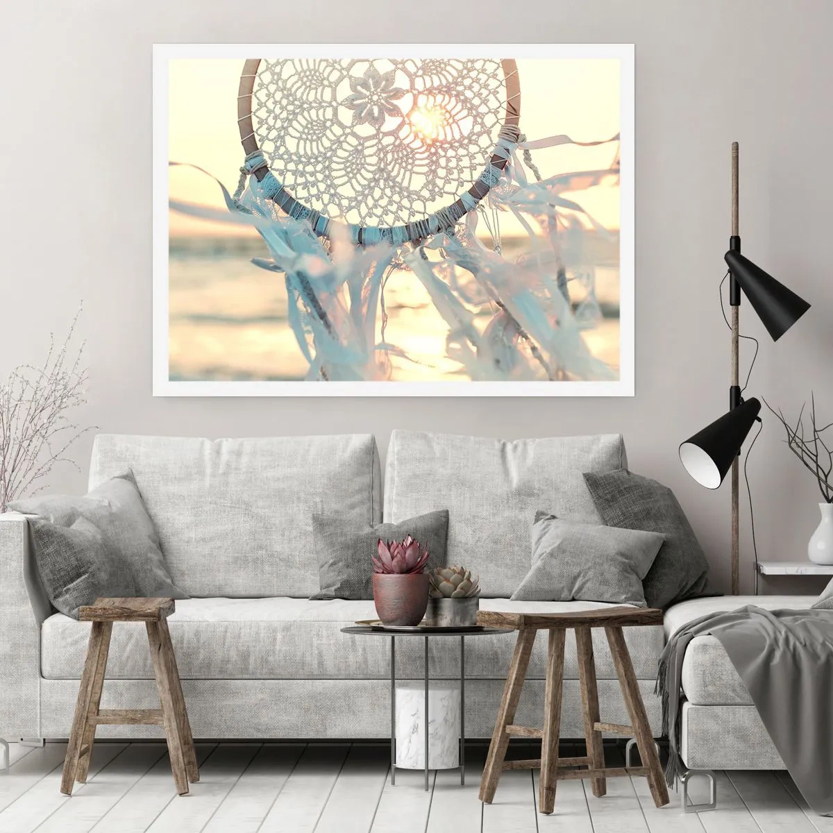 Poster - Ein zarter Traumfänger vor dem Hintergrund der untergehenden Sonne - 100x70cm - Totem aus Spitze - Moderne Wanddekoration für Wohnzimmer und Schlafzimmer ARTTOR