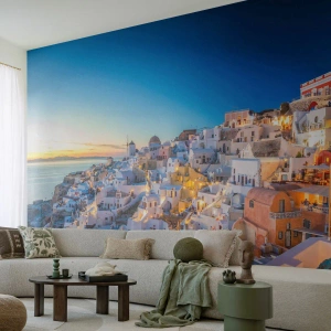 Fototapete Standard Eco - Santorini bei Sonnenuntergang mit weißen Häusern und dem Meer - 100x70cm - Die Essenz des Griechischen - Moderne Wanddekoration für Wohnzimmer und Schlafzimmer ARTTOR