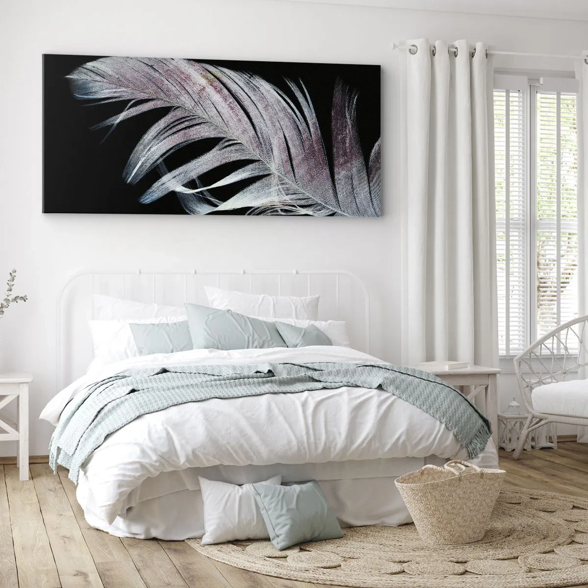 Bild auf Leinwand - Leinwandbild - Eine zarte Feder auf schwarzem Hintergrund in einem künstlerischen Ansatz - 160x50cm - Denke an Berührung - Moderne Wanddekoration für Wohnzimmer und Schlafzimmer ARTTOR