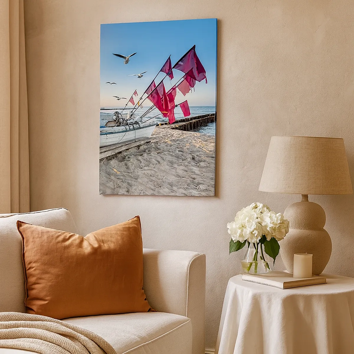 Bild auf Leinwand - Leinwandbild - Ein Boot am Strand im Morgengrauen mit Möwen und roten Fahnen - 50x70cm - Wohlverdiente Ruhe - Moderne Wanddekoration für Wohnzimmer und Schlafzimmer ARTTOR