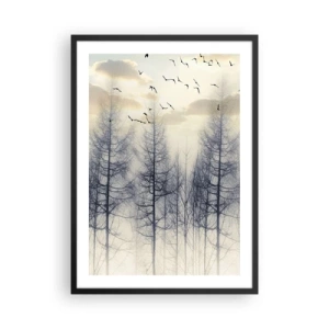 Poster in einem schwarzem Rahmen - Ein nebliger Wald mit hohen Bäumen und fliegenden Vögeln am Morgen - 50x70cm - Waldgeister - Moderne Wanddekoration für Wohnzimmer und Schlafzimmer ARTTOR