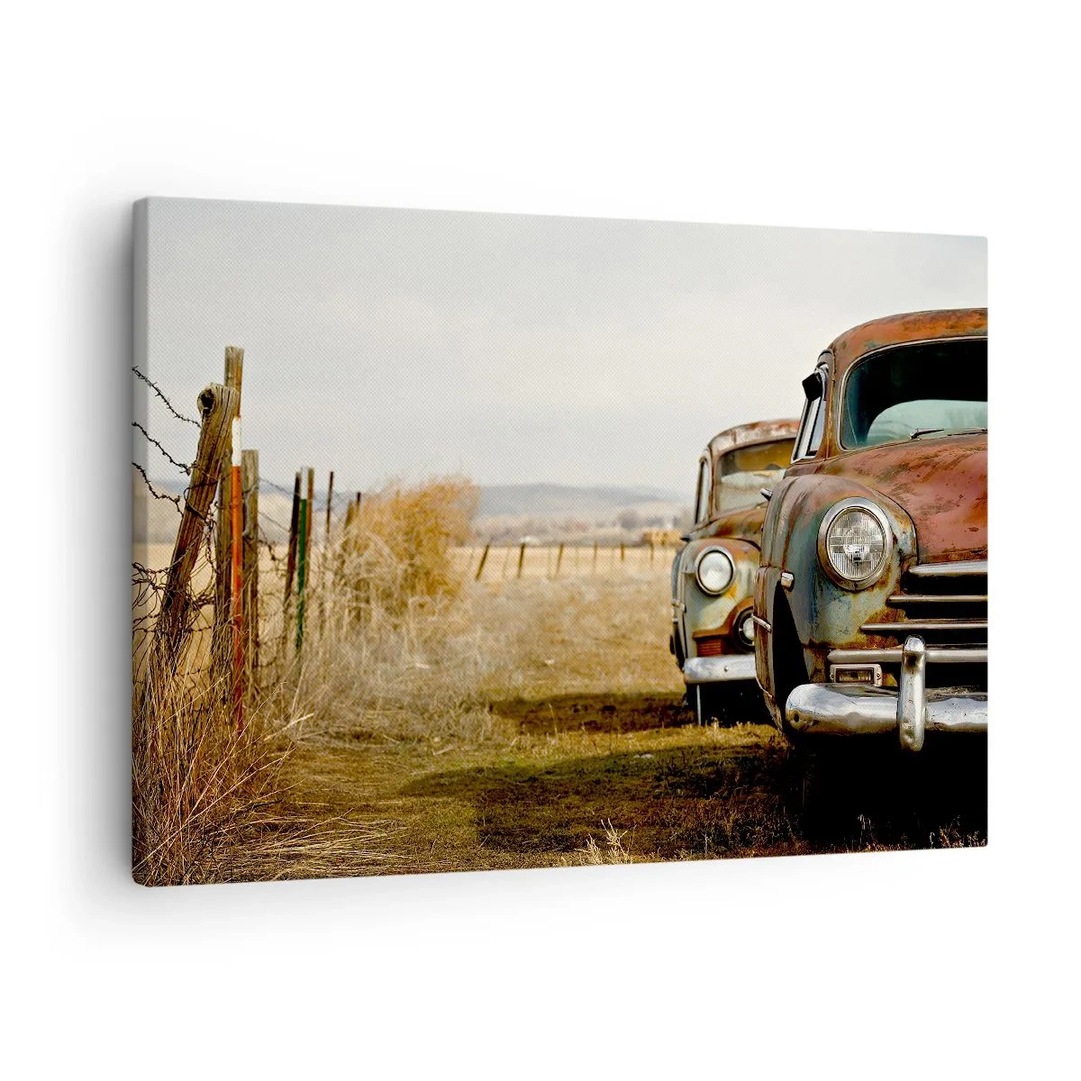 Bild auf Leinwand - Leinwandbild - Zwei alte Autos auf einem Feldweg neben einem Holzzaun - 70x50cm - Eine wohlverdiente Ruhe - Moderne Wanddekoration für Wohnzimmer und Schlafzimmer ARTTOR