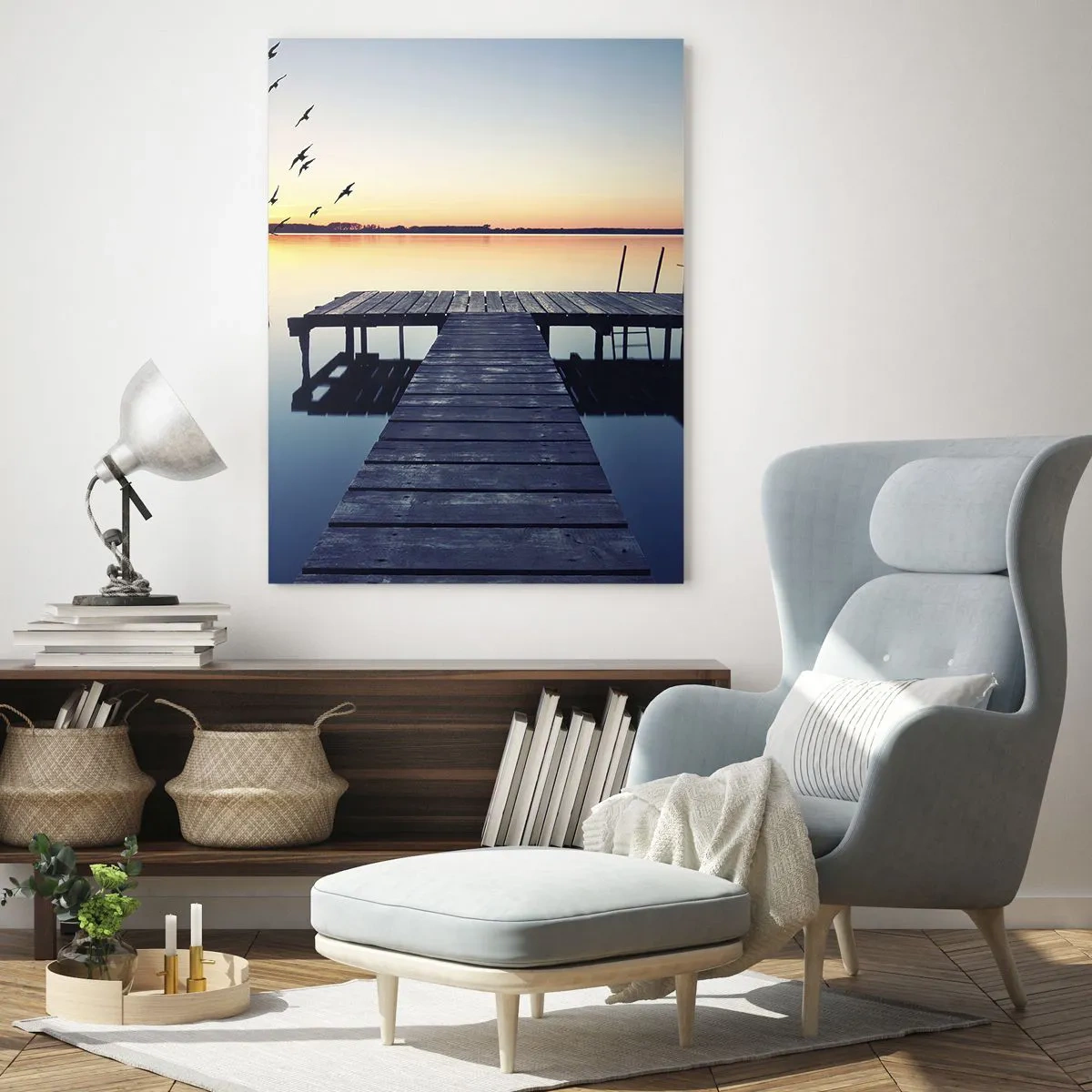 Glasbild - Bild auf glas - Ein Pier am See mit Blick auf den Sonnenuntergang und Vögel im Flug - 50x70cm - Das war ein guter Tag - Moderne Wanddekoration für Wohnzimmer und Schlafzimmer ARTTOR