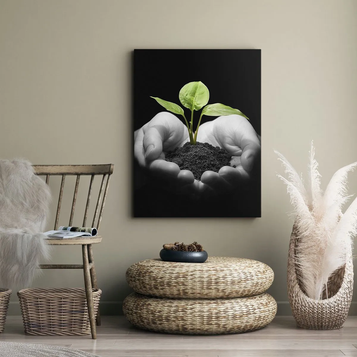 Bild auf Leinwand - Leinwandbild - Hände halten eine grüne Pflanze auf schwarzem Hintergrund - 80x120cm - Ich liebe die Natur, ich beschütze sie - Moderne Wanddekoration für Wohnzimmer und Schlafzimmer ARTTOR