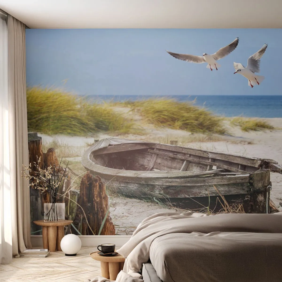 Fototapete Premium Sand - Ein altes Boot am Strand mit Möwen darüber - 100x70cm - In Wind gebadet - Moderne Wanddekoration für Wohnzimmer und Schlafzimmer ARTTOR