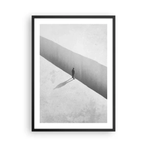Poster in einem schwarzem Rahmen - Eine Figur, die in einer monochromen Umgebung über einem Abgrund steht - 50x70cm - Klares Ziel - Moderne Wanddekoration für Wohnzimmer und Schlafzimmer ARTTOR