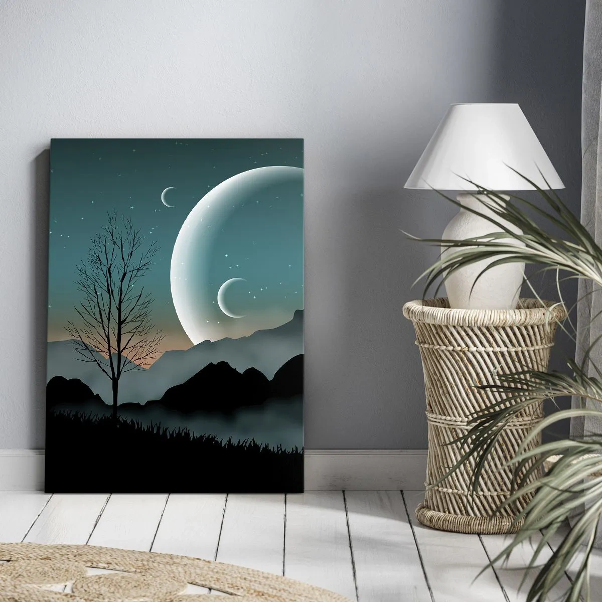Bild auf Leinwand - Leinwandbild - Neblige Berge mit dem Mond und einem einsamen Baum - 50x70cm - Karneval in der Sternenacht - Moderne Wanddekoration für Wohnzimmer und Schlafzimmer ARTTOR
