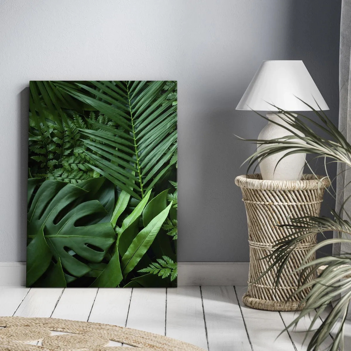 Bild auf Leinwand - Leinwandbild - Grüne tropische Blätter in einer dichten und natürlichen Komposition - 70x100cm - Eingebettet ins Grüne - Moderne Wanddekoration für Wohnzimmer und Schlafzimmer ARTTOR
