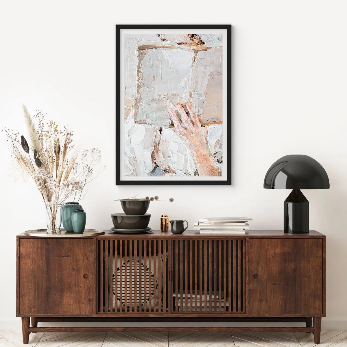 Poster in einem schwarzem Rahmen - Ein strukturiertes Bild einer Hand, die ein offenes Buch hält. - 50x70cm - In einer anderen Welt - Moderne Wanddekoration für Wohnzimmer und Schlafzimmer ARTTOR