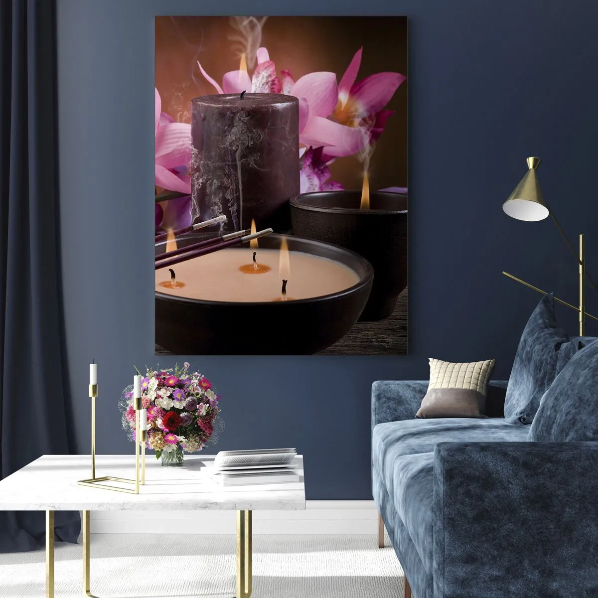 Glasbild - Bild auf glas - Buddha-Figur mit brennenden Kerzen und Räucherstäbchen - 80x120cm - Den Geist frei machen, den Körper beruhigen - Moderne Wanddekoration für Wohnzimmer und Schlafzimmer ARTTOR