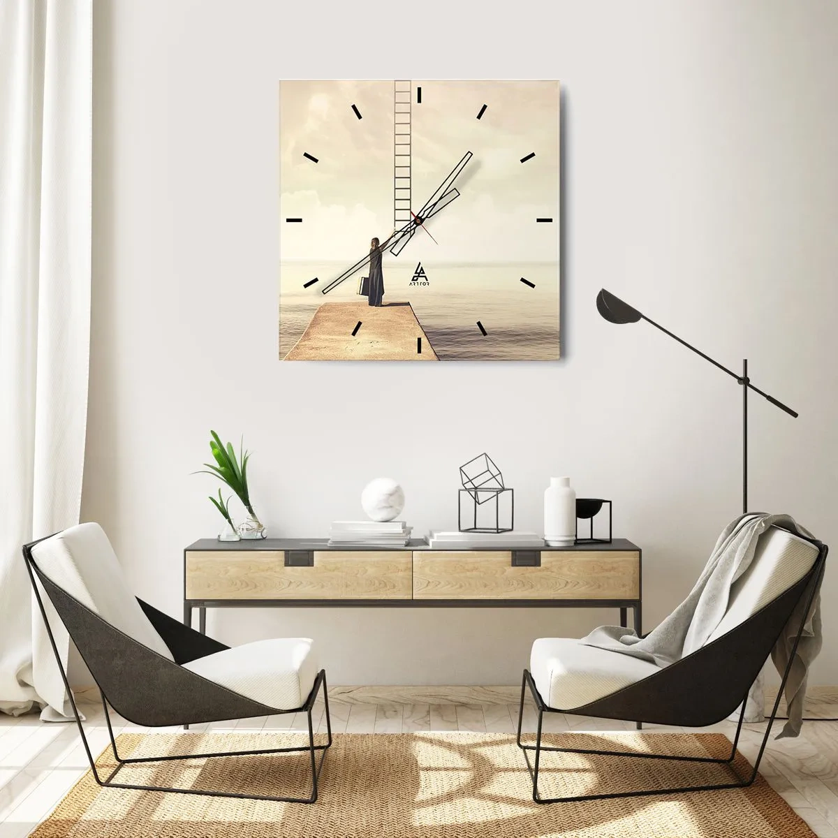 Wanduhr - Glasuhr - Eine Frau steht auf einem Pier mit einer Leiter, die in den Himmel führt - 30x30cm - Eine magische Reise - Moderne Wanddekoration für Wohnzimmer und Schlafzimmer ARTTOR