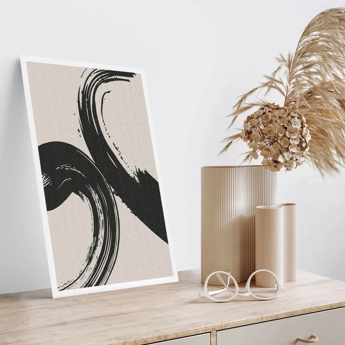 Poster - Dynamische Pinselstriche auf beigem Hintergrund - 50x70cm - Ausladend und kreisförmig - Moderne Wanddekoration für Wohnzimmer und Schlafzimmer ARTTOR