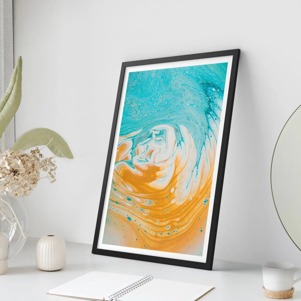 Poster in einem schwarzem Rahmen - Abstrakter Wirbel in Blau- und Orangetönen - 50x70cm - Pastellwirbel - Moderne Wanddekoration für Wohnzimmer und Schlafzimmer ARTTOR