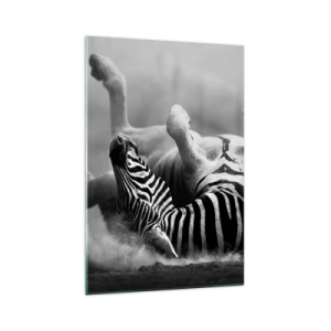 Glasbild - Bild auf glas - Ein schwarz-weißes Zebra rollt im Sand - 70x100cm - Nicht nur das Pferd würde lachen - Moderne Wanddekoration für Wohnzimmer und Schlafzimmer ARTTOR
