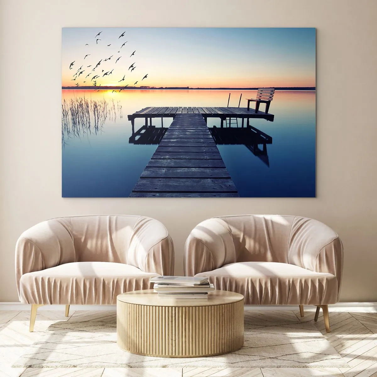 Glasbild - Bild auf glas - Ein Pier am See mit Blick auf den Sonnenuntergang und Vögel im Flug - 70x50cm - Das war ein guter Tag - Moderne Wanddekoration für Wohnzimmer und Schlafzimmer ARTTOR