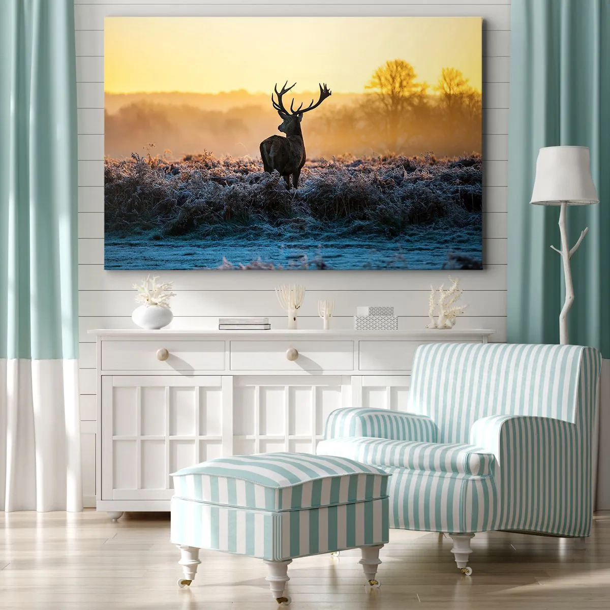 Bild auf Leinwand - Leinwandbild - Ein Reh auf einer frostigen Lichtung bei Sonnenaufgang - 100x70cm - Gekrönt auf seinem Besitz - Moderne Wanddekoration für Wohnzimmer und Schlafzimmer ARTTOR