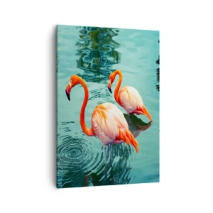 Bild auf Leinwand - Leinwandbild - Zwei Flamingos im ruhigen Wasser spiegeln ihre Umgebung wider - 50x70cm - Wir sind jetzt in Mode - Moderne Wanddekoration für Wohnzimmer und Schlafzimmer ARTTOR
