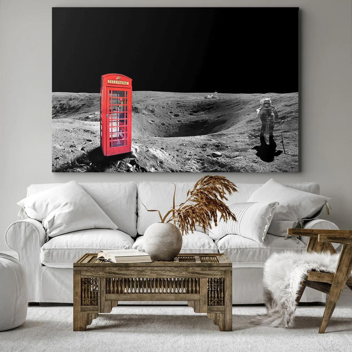 Bild auf Leinwand - Leinwandbild - Rote Telefonzelle auf dem Mond - 70x50cm - Ein kosmischer Witz - Moderne Wanddekoration für Wohnzimmer und Schlafzimmer ARTTOR