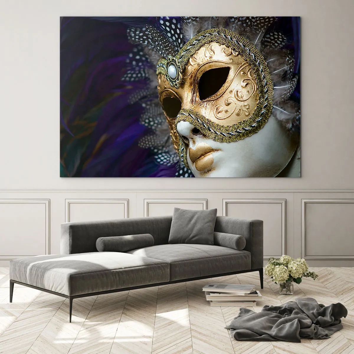 Glasbild - Bild auf glas - Goldene venezianische Maske mit Federn auf violettem Hintergrund - 100x70cm - Venezianisches Porträt in Gold - Moderne Wanddekoration für Wohnzimmer und Schlafzimmer ARTTOR