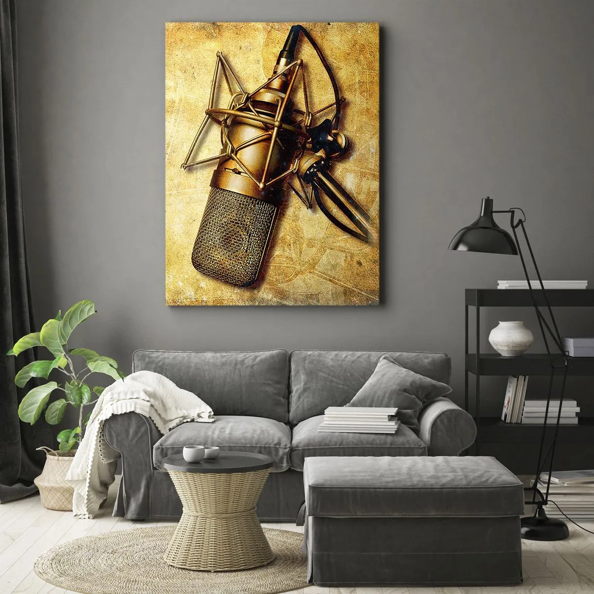 Bild auf Leinwand - Leinwandbild - Ein goldenes Studiomikrofon vor einem Vintage-Hintergrund in warmen Tönen. - 70x100cm - Die goldenen Jahre des Radios - Moderne Wanddekoration für Wohnzimmer und Schlafzimmer ARTTOR