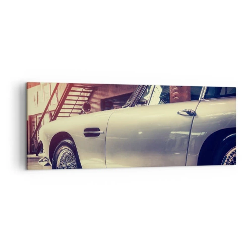 Bild auf Leinwand - Leinwandbild - Ein Oldtimer in einer stilvollen Garage mit industriellem Interieur - 140x50cm - Die Klassiker werden nicht alt - Moderne Wanddekoration für Wohnzimmer und Schlafzimmer ARTTOR
