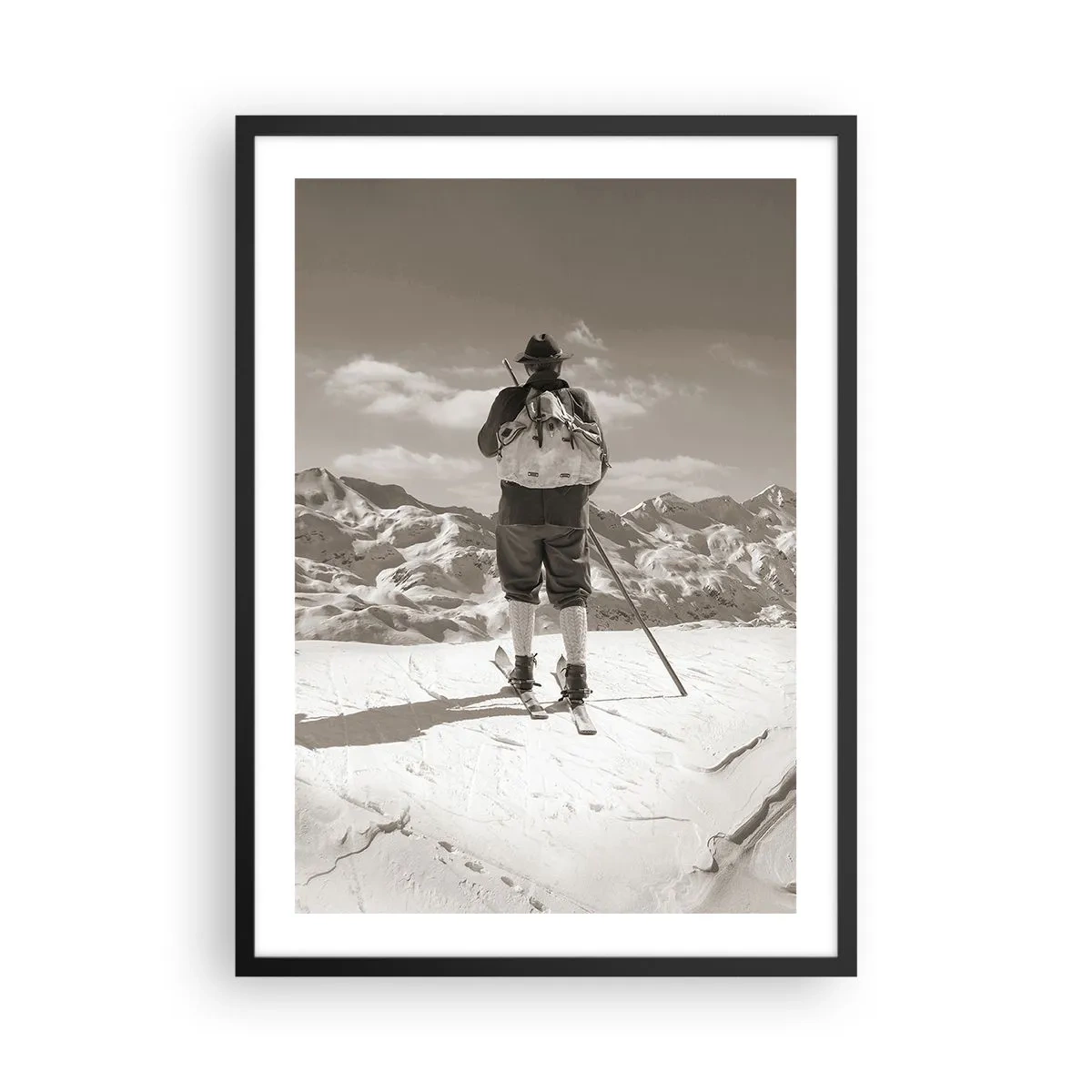 Poster in einem schwarzem Rahmen - Ein Skifahrer im Retro-Stil mit Bergen im Hintergrund - 50x70cm - Und die Berge bleiben unverändert - Moderne Wanddekoration für Wohnzimmer und Schlafzimmer ARTTOR