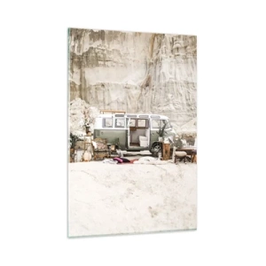 Glasbild - Bild auf glas - Ein Retro-Camper im Boho-Design vor einer felsigen Landschaft. - 80x120cm - Es ist die Zeit, die Reise zu beginnen - Moderne Wanddekoration für Wohnzimmer und Schlafzimmer ARTTOR