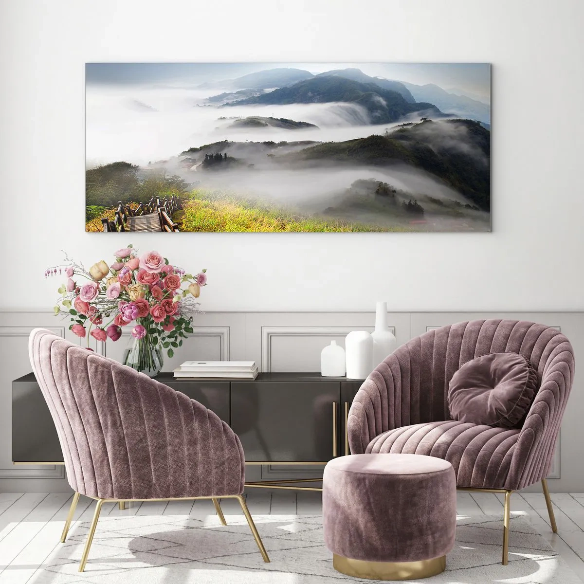 Glasbild - Bild auf glas - Ein Holzpfad zwischen den nebligen Bergen am Morgen - 120x50cm - Gewebt aus Lichtschein und Nebel - Moderne Wanddekoration für Wohnzimmer und Schlafzimmer ARTTOR