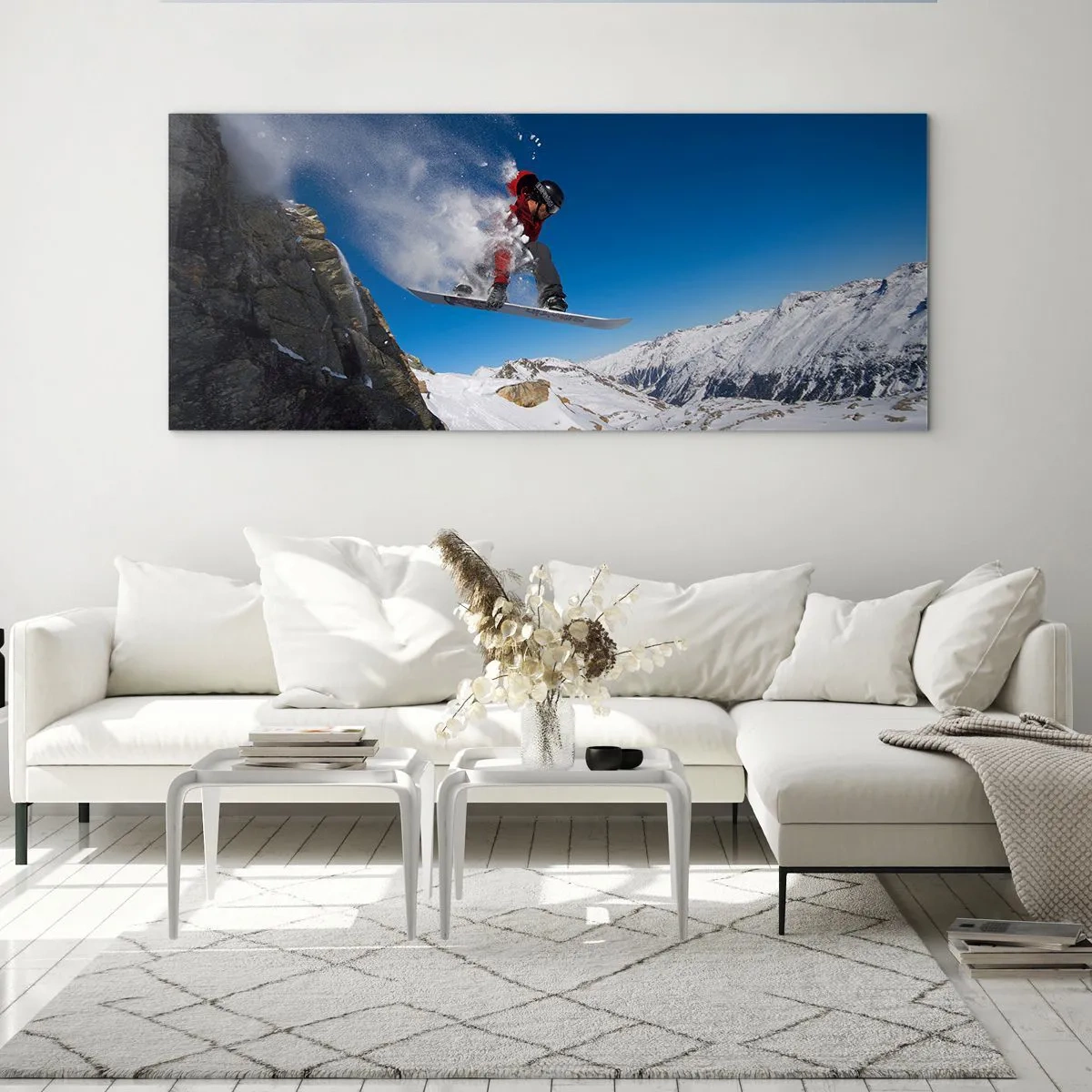 Glasbild - Bild auf glas - Ein Snowboarder springt von einem Felsen vor einer Berglandschaft - 120x50cm - Und du wurdest Teil des Raums - Moderne Wanddekoration für Wohnzimmer und Schlafzimmer ARTTOR