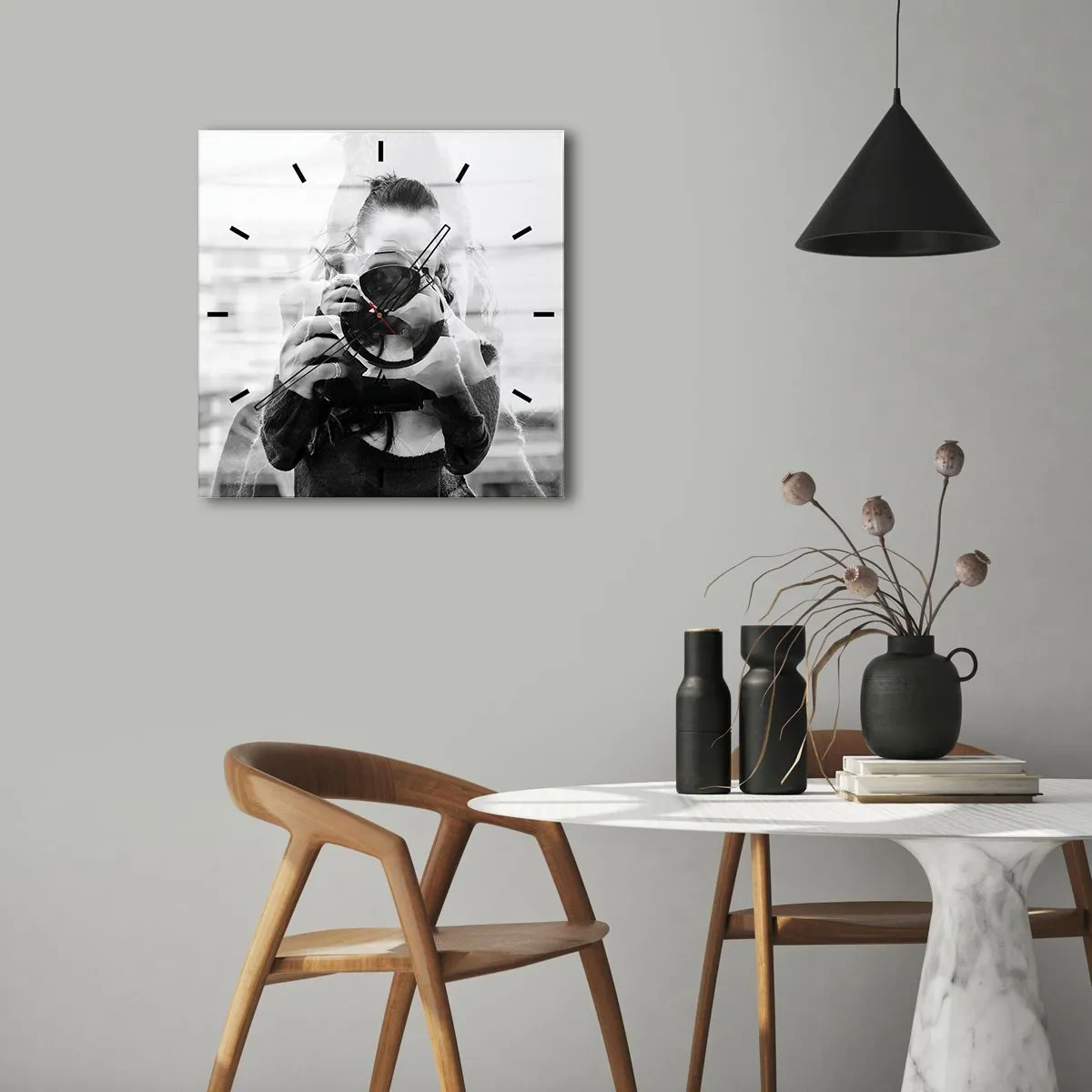 Wanduhr - Glasuhr - Schwarz-Weiß-Doppelbelichtungsporträt eines Fotografen - 30x30cm - Schöpfer und Material - Moderne Wanddekoration für Wohnzimmer und Schlafzimmer ARTTOR