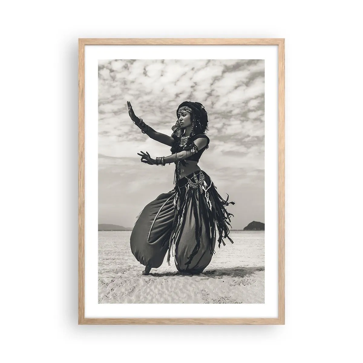 Poster in einem Rahmen aus heller Eiche - Der Tanz der südlichen Inseln - 50x70 cm