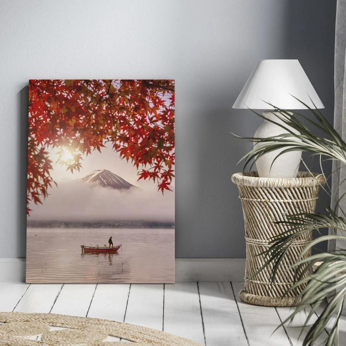 Bild auf Leinwand - Leinwandbild - Ein Boot auf einem See, umgeben von roten Ahornblättern - 50x70cm - Im japanischen Klima - Moderne Wanddekoration für Wohnzimmer und Schlafzimmer ARTTOR