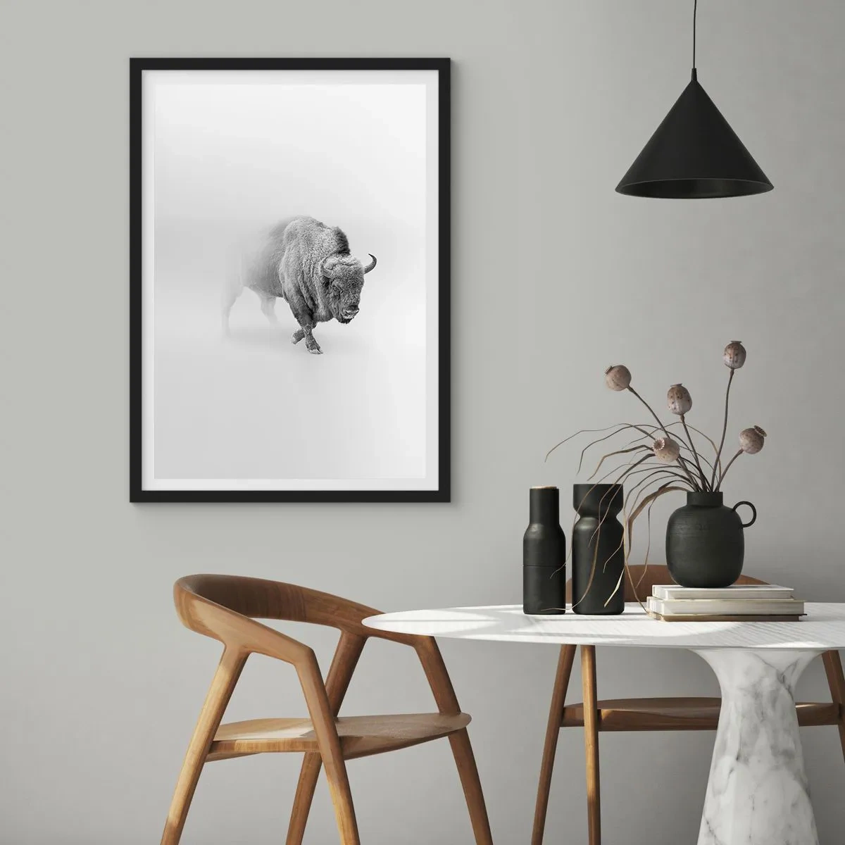 Poster in einem schwarzem Rahmen - Eine minimalistische Interpretation des Bisons - 50x70cm - König der Prärie - Moderne Wanddekoration für Wohnzimmer und Schlafzimmer ARTTOR