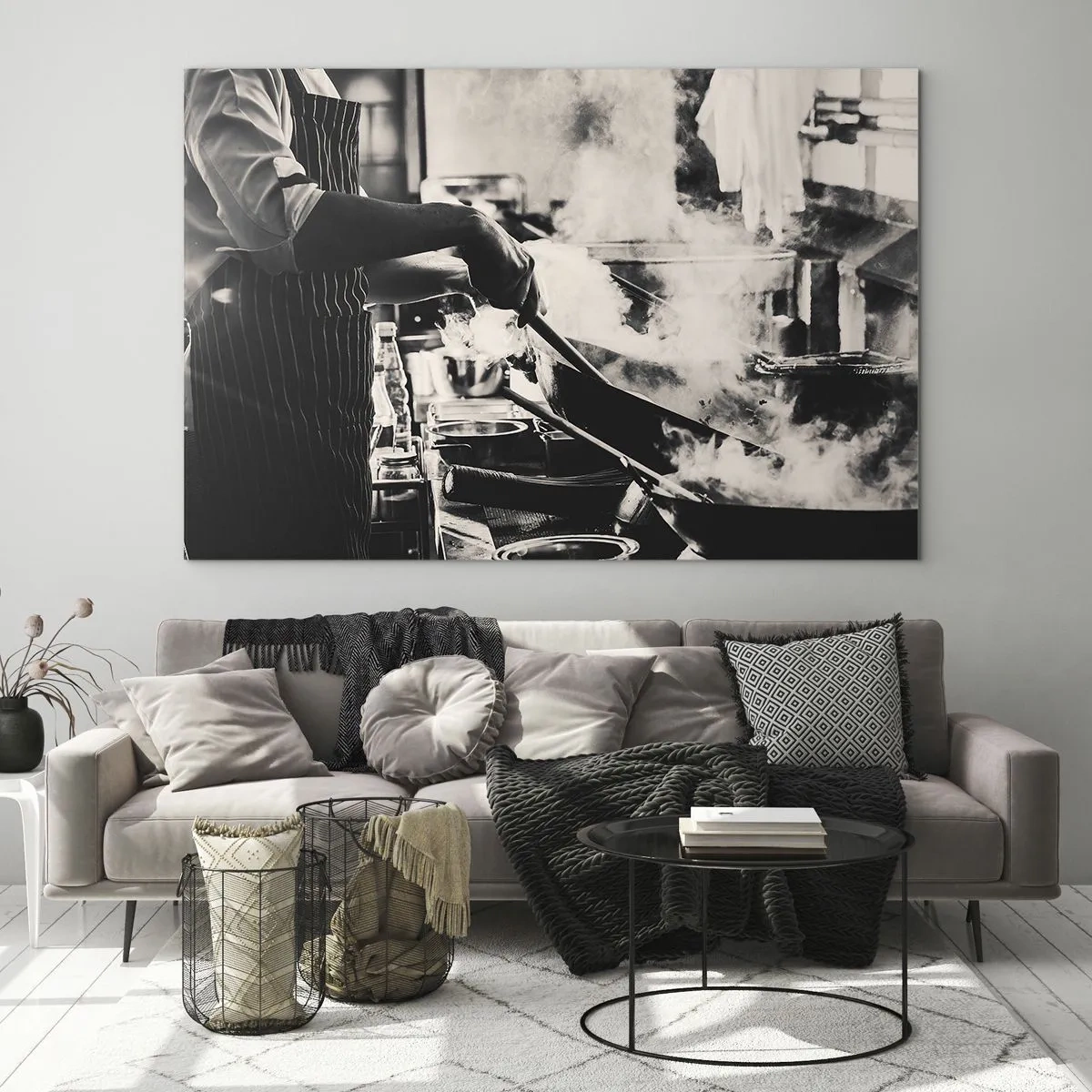Glasbild - Bild auf glas - Ein Koch in Aktion mit einer Bratpfanne in einer dampfenden Küche - 70x50cm - Alchemie der Aromen - Moderne Wanddekoration für Wohnzimmer und Schlafzimmer ARTTOR